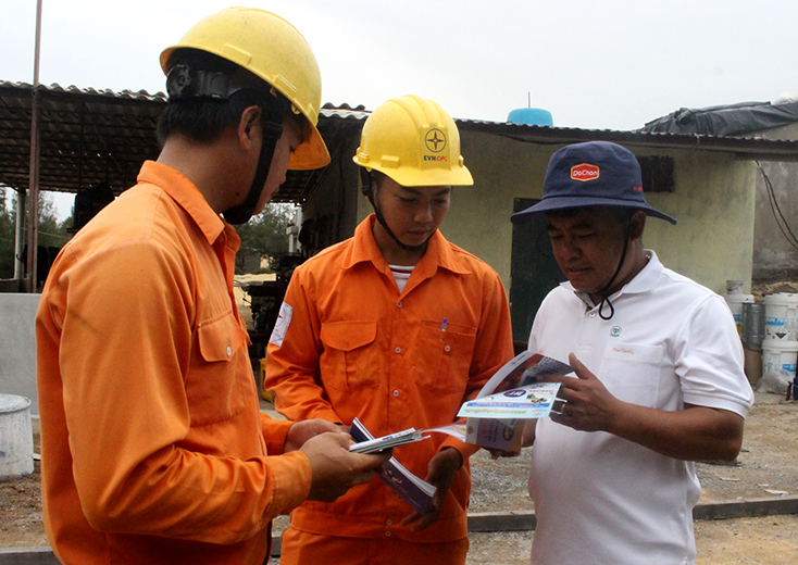 Thúc đẩy thanh toán tiền điện không dùng tiền mặt