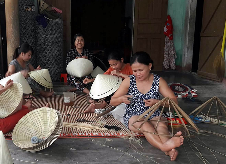 Làng nón Thổ Ngọa, gian nan giữ nghề