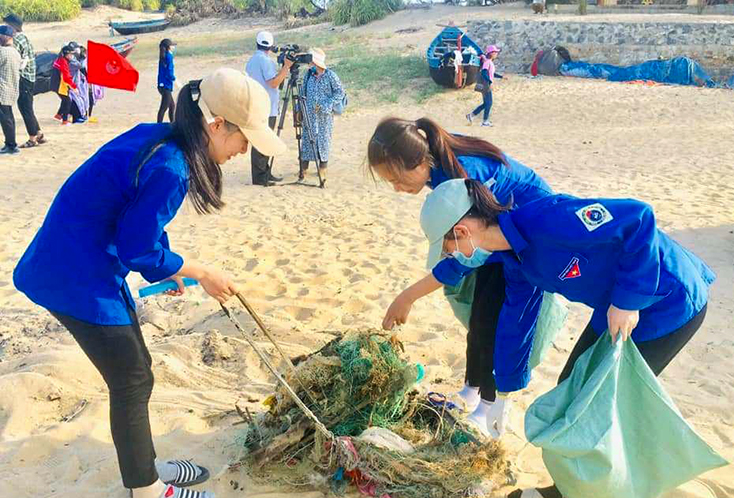Tuổi trẻ Quảng Bình:   Đồng hành cùng phát triển du lịch