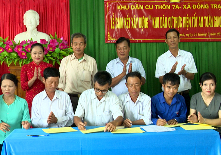 Bố Trạch:  Xây dựng mô hình điểm "Khu dân cư thực hiện tốt an toàn giao thông"