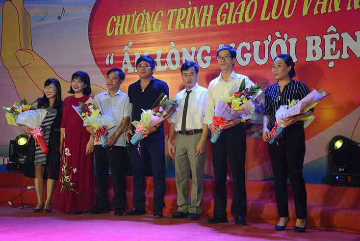 Trên 200 triệu đồng ủng hộ chương trình "Ấm lòng người bệnh" lần 3