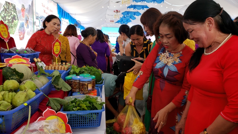 Kết nối sản xuất, kinh doanh, tiêu thụ nông sản, thực phẩm an toàn