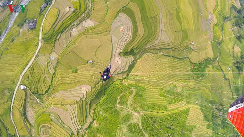 "Bay trên mùa vàng 2019": Festival dù lượn được mong chờ nhất trong năm