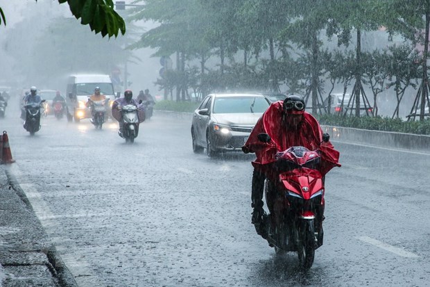 Bắc Bộ có mưa rào, xuất hiện áp thấp nhiệt đới gần Biển Đông