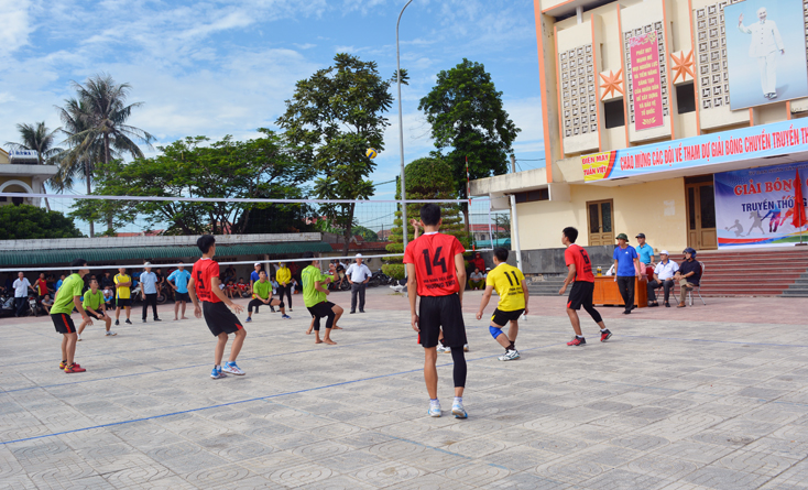 Bố Trạch: Khai mạc giải bóng chuyền nam truyền thống lần thứ IV, năm 2019