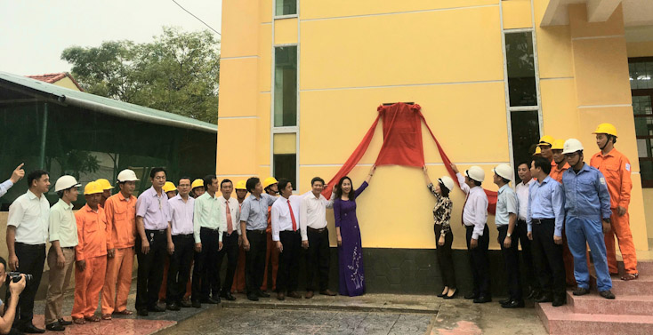 Khánh thành, bàn giao hệ thống điện mặt trời áp mái cho Trường PTDTNT Lệ Thủy