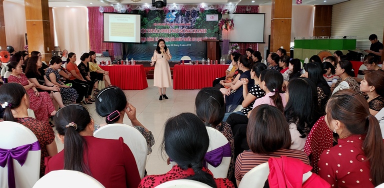 Hội thảo "Phụ nữ sống xanh"