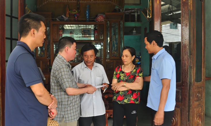 Hỗ trợ người dân nuôi cá lồng bị thiệt hại do mưa lũ
