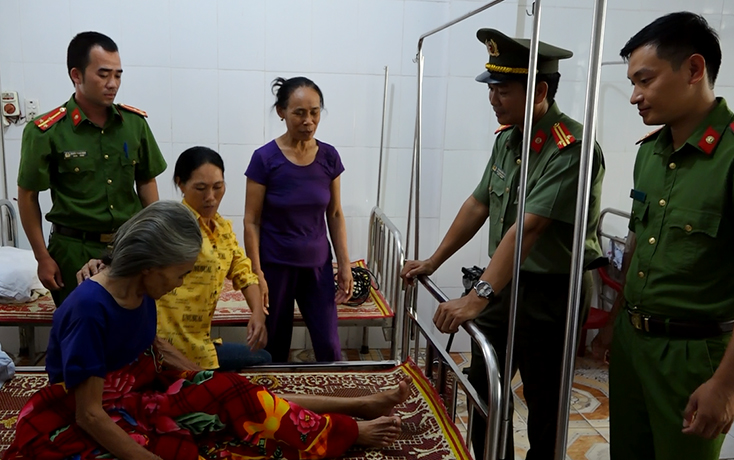 Kịp thời hiến máu cứu người bị nạn ngay trong lũ