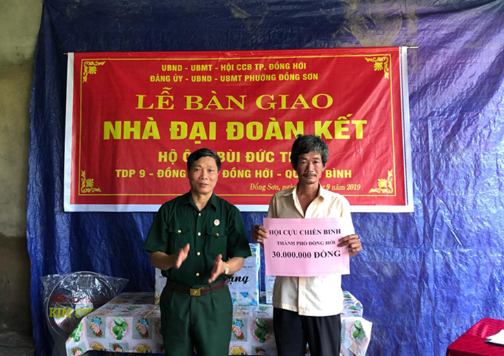 TP. Đồng Hới: Bàn giao nhà "Đại đoàn kết" cho hộ nghèo