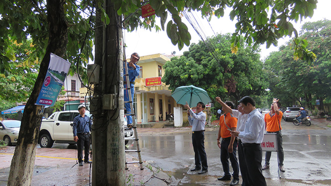 Ra quân chỉnh trang cáp thông tin kiểu mẫu