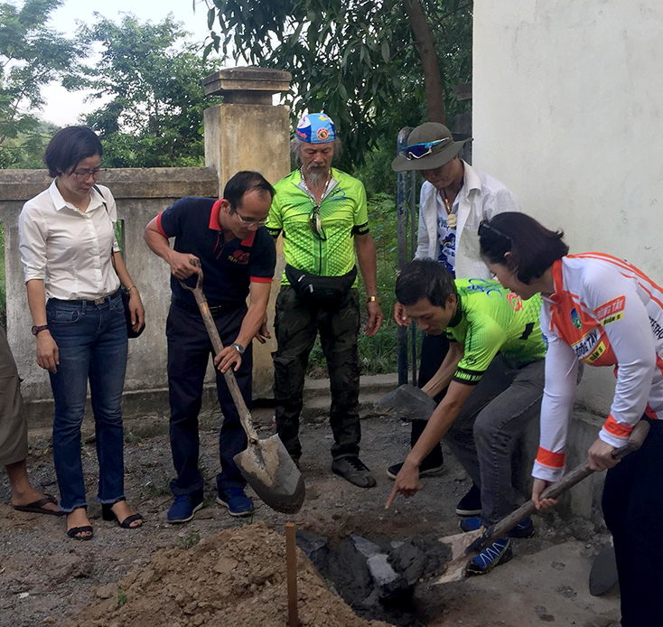 Khởi công xây dựng công trình bếp ăn tại điểm trường Lâm Ninh
