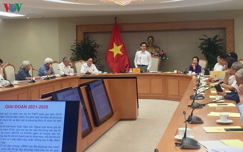 Phó Thủ tướng Vũ Đức Đam: "Đưa máy tính vào sớm hơn trong kỳ thi THPT"