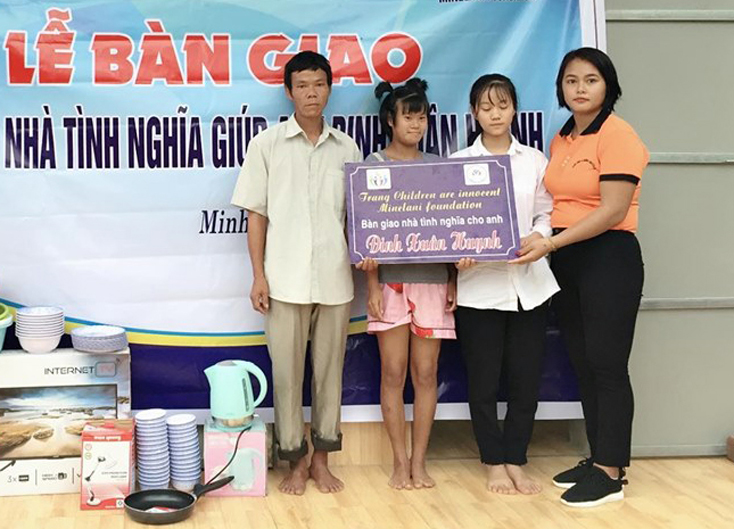 Khánh thành nhà tình nghĩa cho gia đình ông Đinh Xuân Huynh