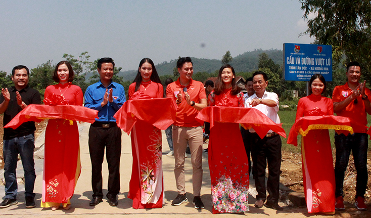 Khánh thành công trình cầu vượt lũ xã Hương Hóa
