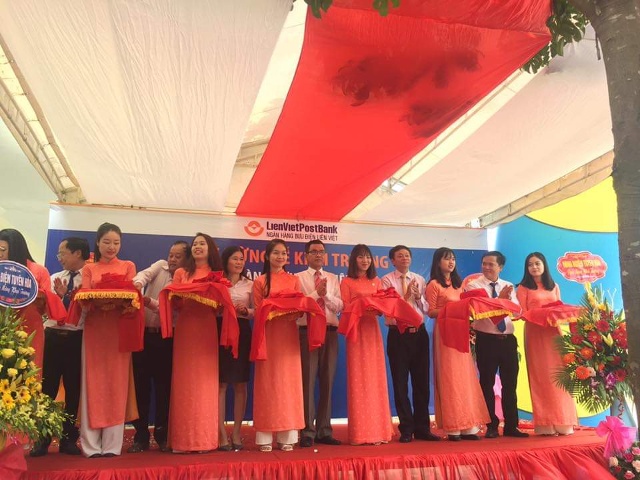 Khai trương Phòng giao dịch Ngân hàng TMCP Bưu điện Liên Việt Tuyên Hóa