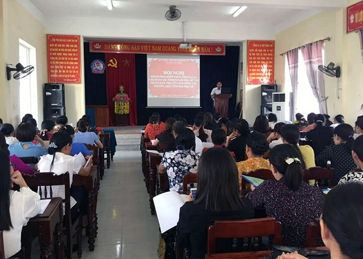 Bồi dưỡng kiến thức pháp luật cho hội viên phụ nữ