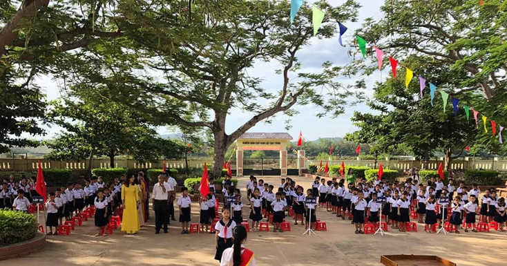 Việc thực hiện thu và sử dụng các khoản thu sai qui định phải trả lại người nộp