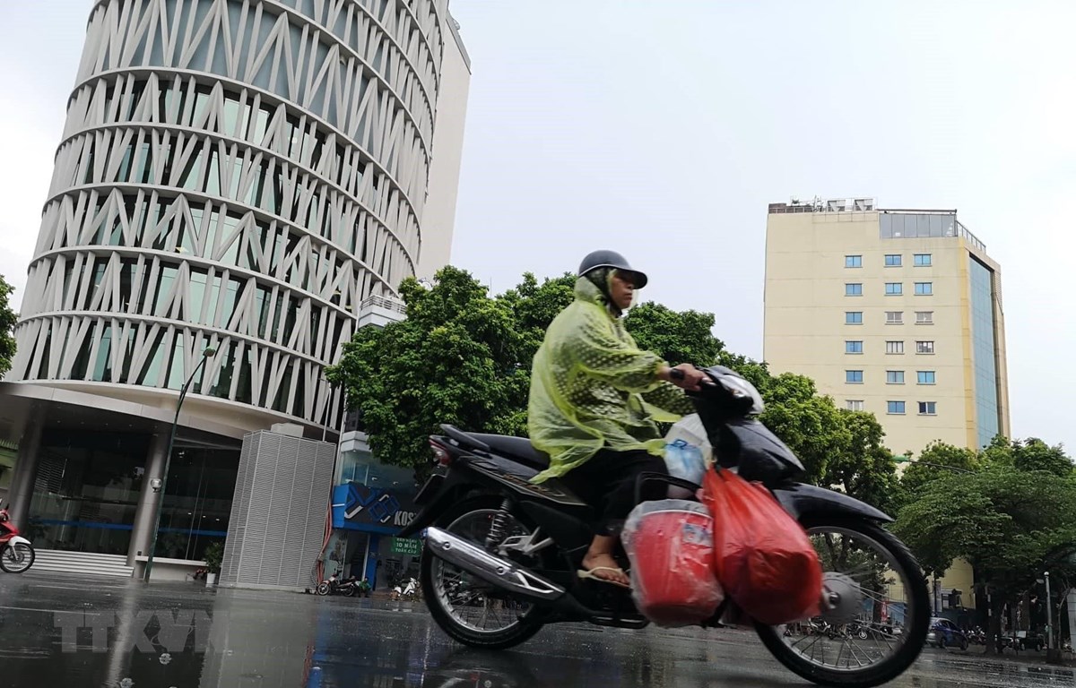 Không khí lạnh gây thời tiết nguy hiểm cục bộ ở Bắc Bộ và Trung Bộ
