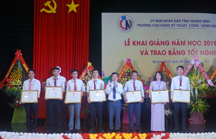 Trường cao đẳng kỹ thuật Công-Nông nghiệp khai giảng năm học mới