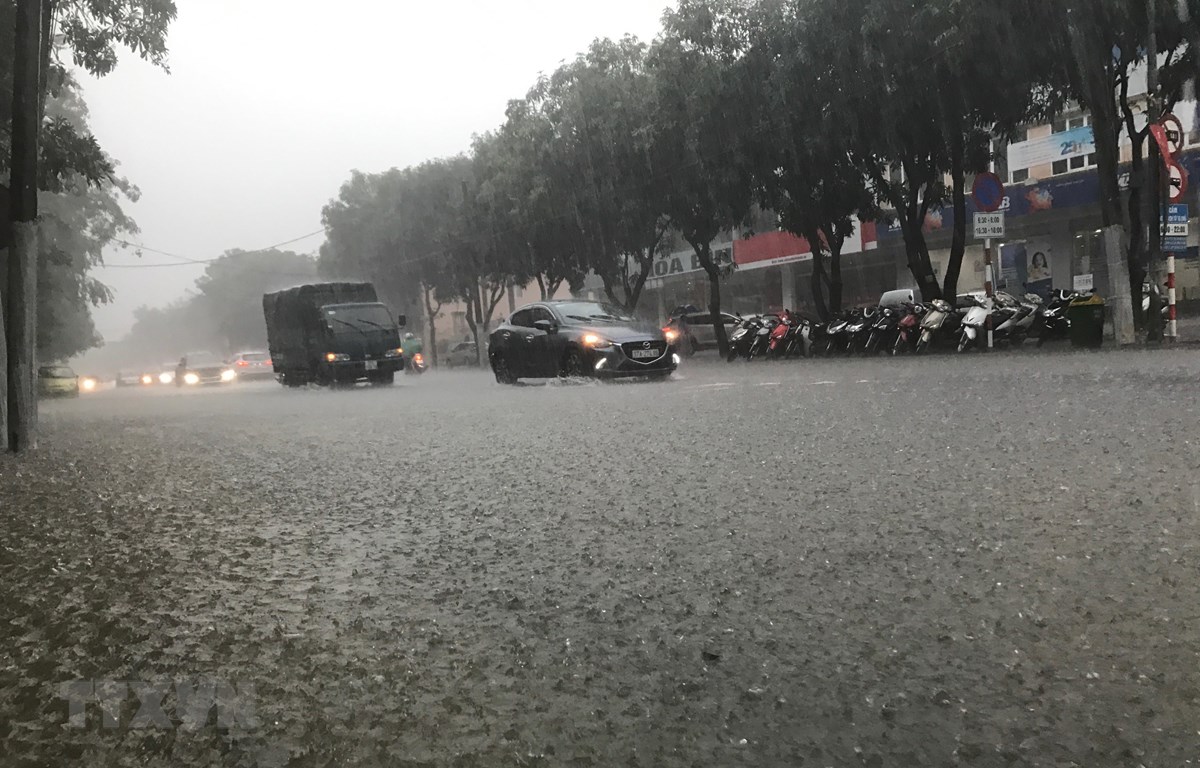 Trung Bộ và Tây Nguyên mưa lớn diện rộng, nguy cơ lũ quét, sạt lở đất