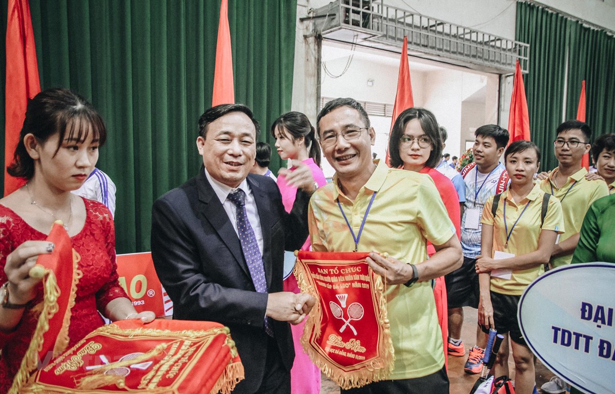 Khai mạc Giải cầu lông Người giáo viên toàn quốc mừng ngày 20-11
