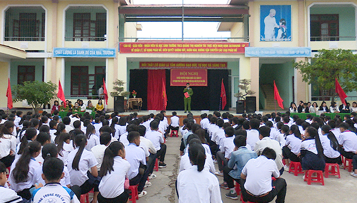 Thị xã Ba Đồn: Tuyên truyền phòng, chống pháo nổ ở một số trường học
