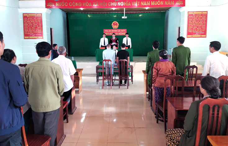 Thuê nhà nghỉ để mua bán ma túy, 2 đối tượng lãnh án gần 15 năm tù