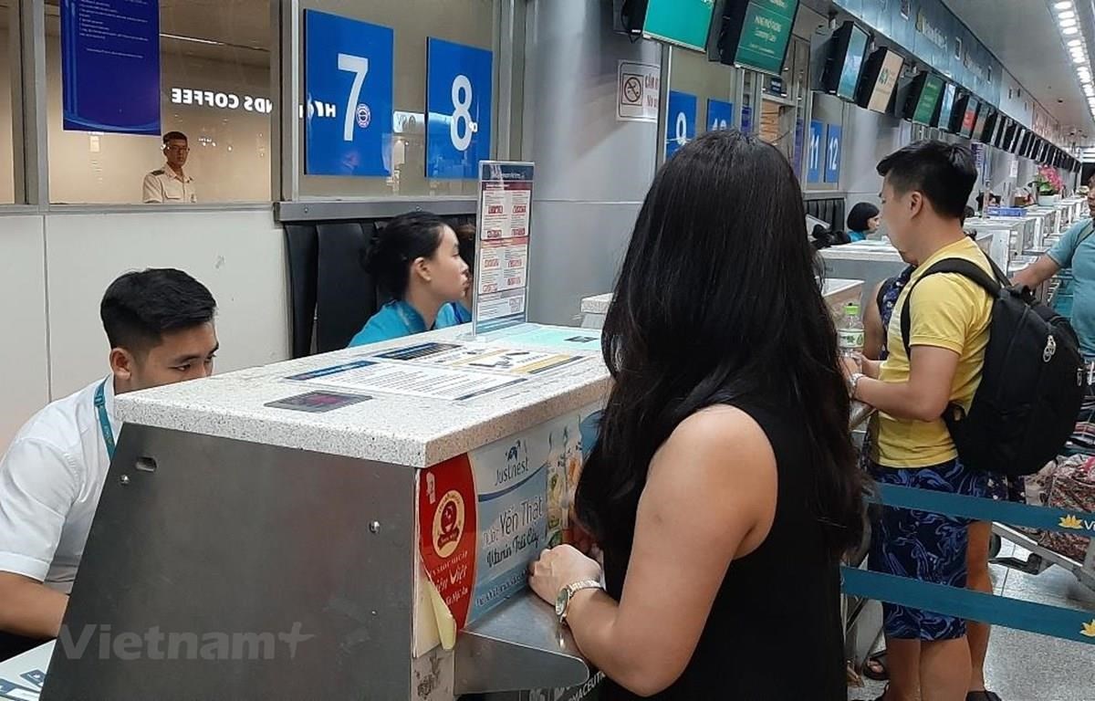 Vé máy bay Tết: Các hãng đua nhau tăng chuyến, giá rẻ đã bán hết