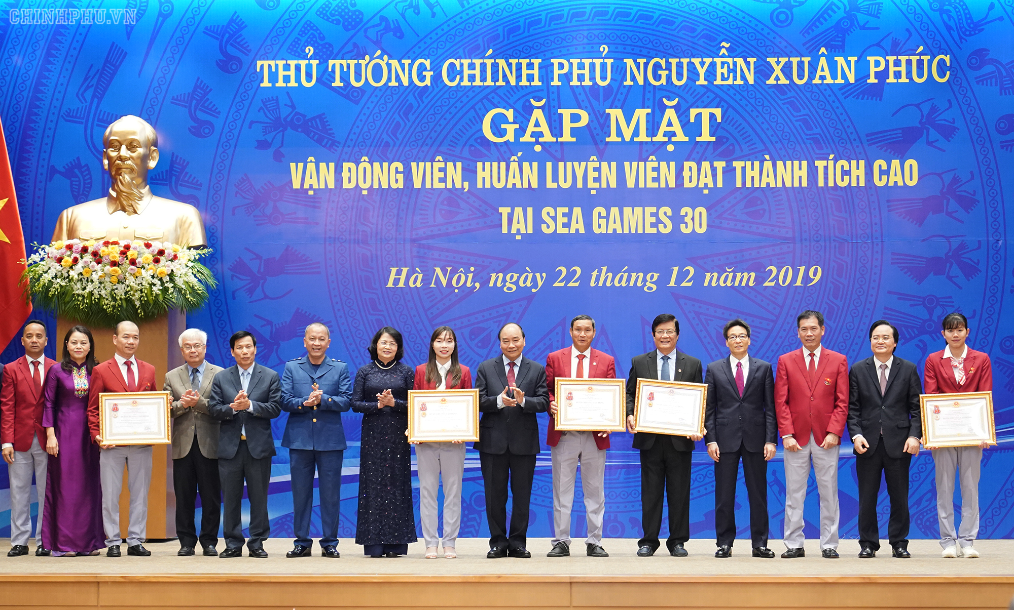 Thủ tướng mong kỳ tích thể thao lan tỏa sang kinh tế, xã hội