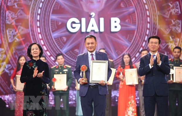 Giải Búa Liềm Vàng: Khẳng định ý thức chính trị của người làm báo