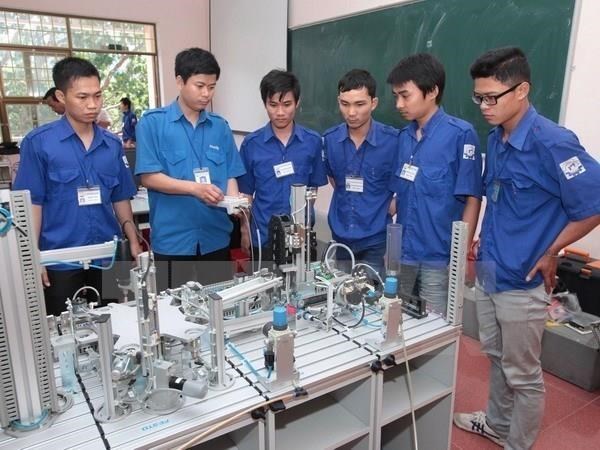 Học sinh, sinh viên các cơ sở giáo dục nghề nghiệp trở lại học từ 2-3