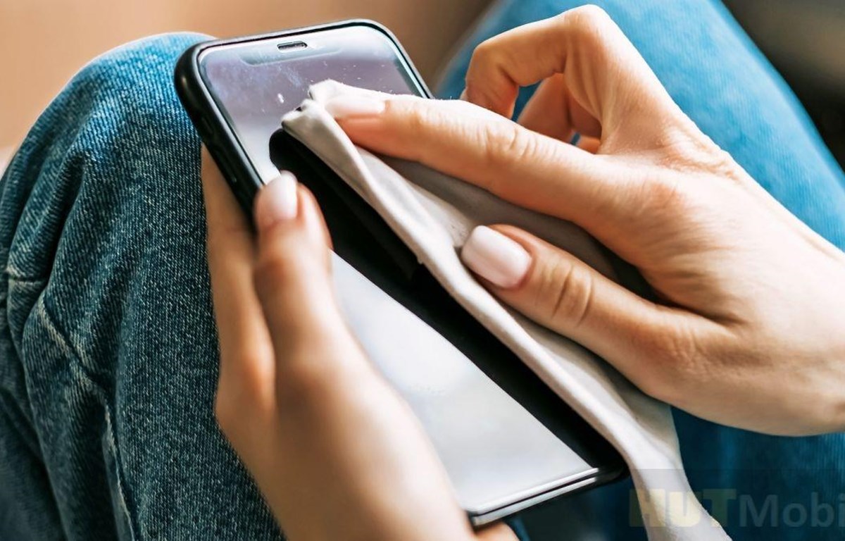 Apple hướng dẫn người dùng vệ sinh iPhone phòng dịch COVID-19