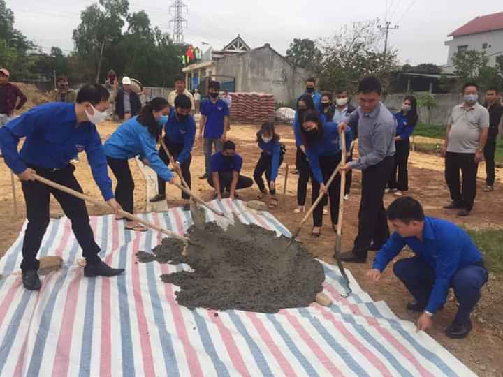Thành đoàn Đồng Hới: Khởi công công trình thanh niên chào mừng Đại hội Đảng các cấp