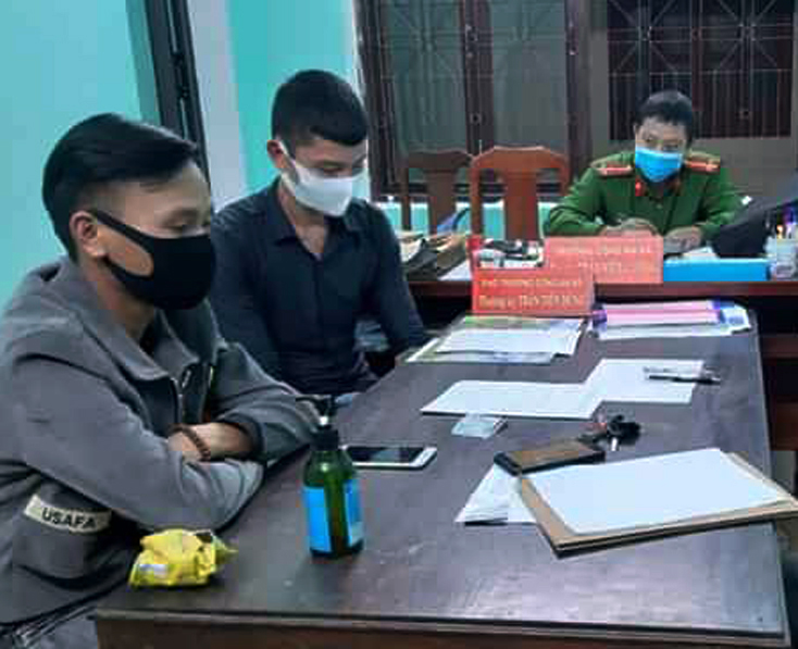 Bố Trạch: Bắt hai đối tượng sử dụng ma túy gần khu cách ly