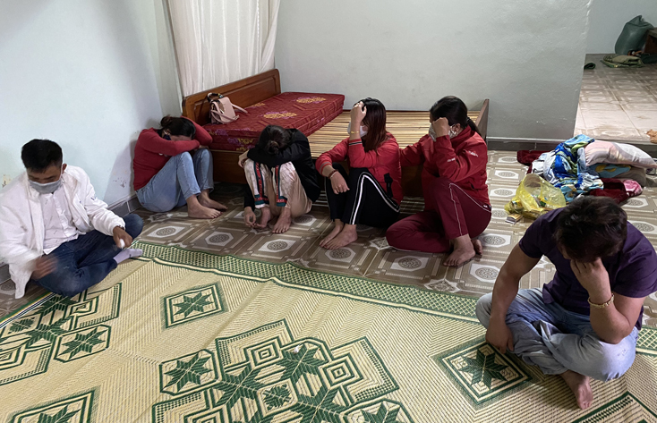 Bố Trạch: Bắt giữ 6 đối tượng tổ chức đánh bạc