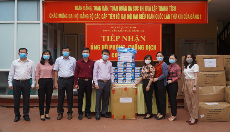 Ngành Giáo dục-Đào tạo ủng hộ gần 1,5 tỷ đồng phòng chống Covid-19
