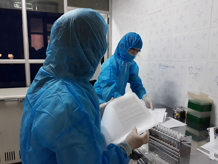 22 trường hợp tiếp xúc gần với bệnh nhân Covid-19 âm tính với SARS-CoV-2