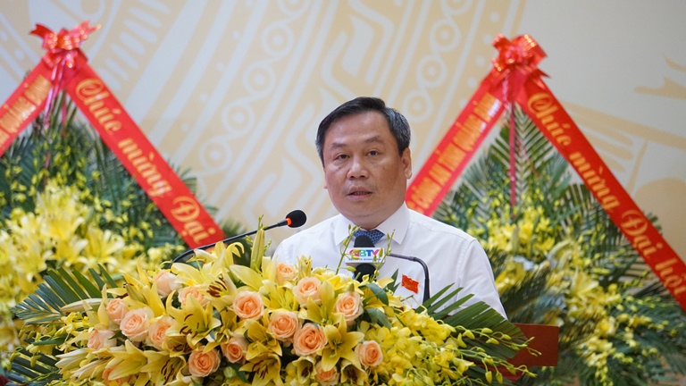 "Nỗ lực phấn đấu, đoàn kết một lòng, tranh thủ thời cơ, vượt qua khó khăn, xây dựng quê hương Minh Hóa phát triển bền vững" (*)