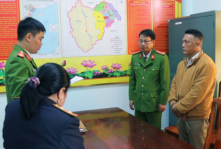 Khởi tố trạm trưởng Trạm quản lý bảo vệ rừng Khe Đen