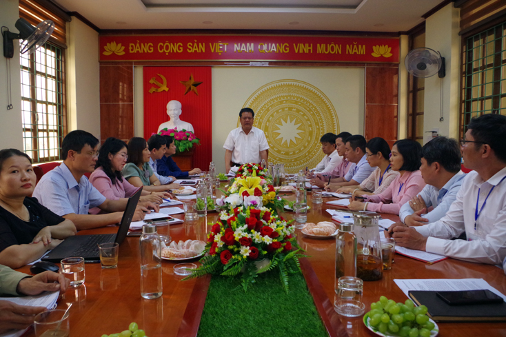 Đồng chí Trần Phong, Bí thư Thành ủy Đồng Hới làm việc với Đảng ủy phường Đức Ninh Đông