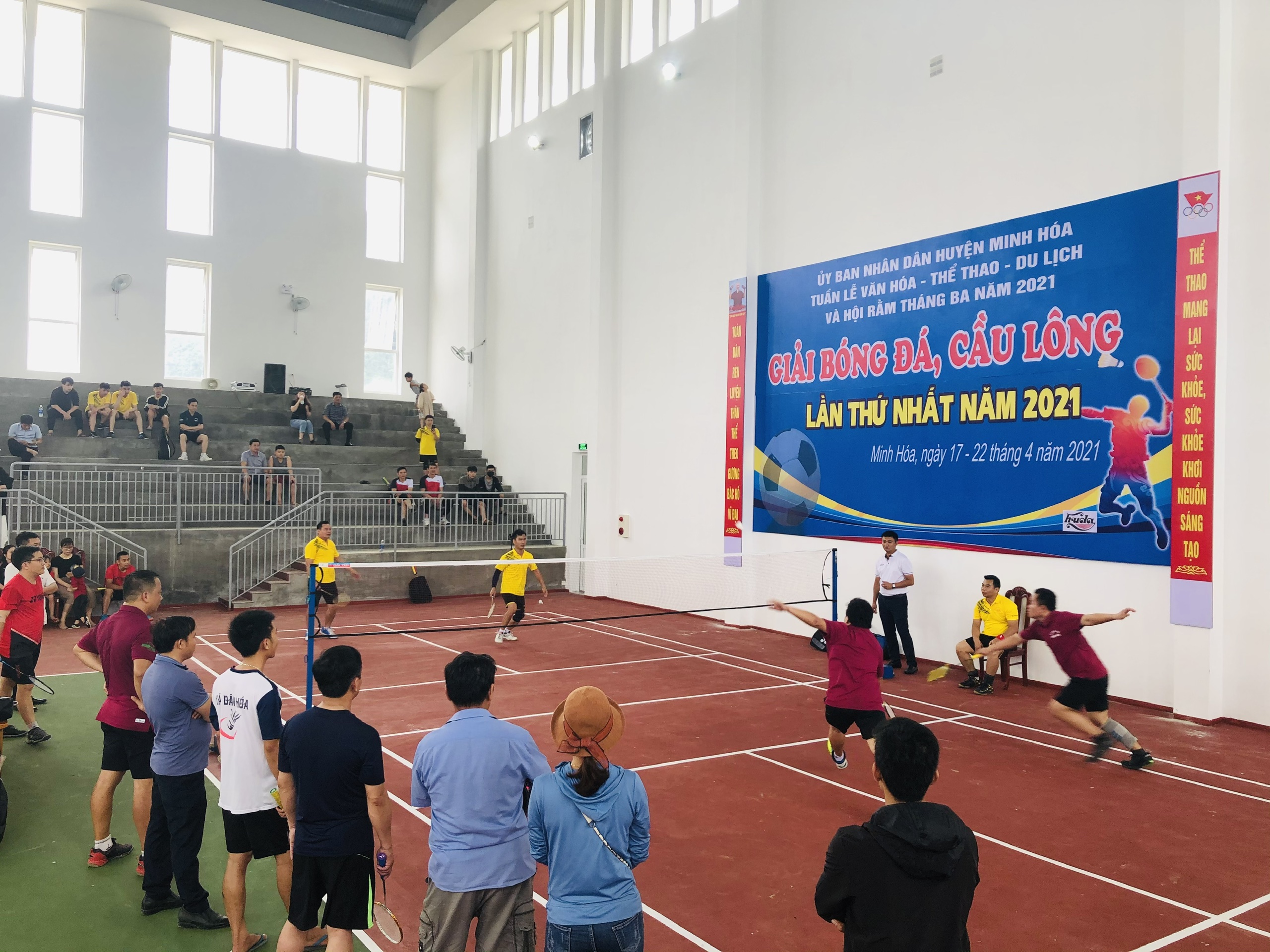 Minh Hóa: Khai mạc giải bóng đá và cầu lông chào mừng Hội rằm tháng ba