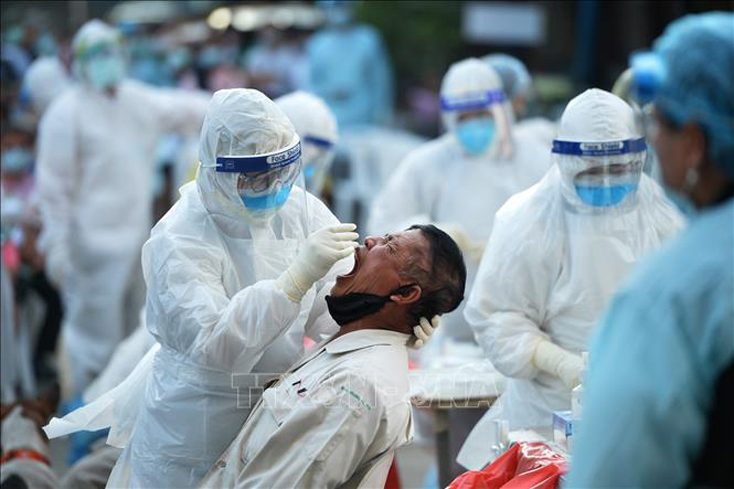 Thái Lan thông qua việc cấp hộ chiếu vaccine