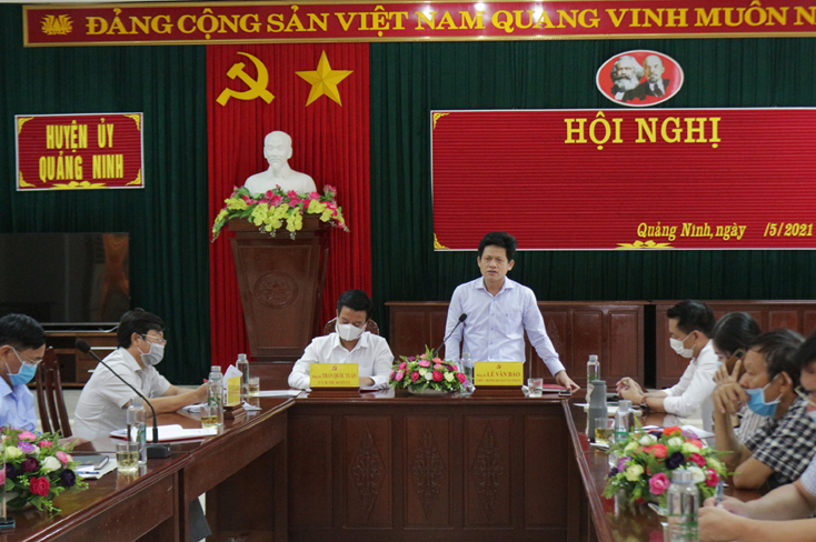 Đồng chí Trưởng ban Dân vận Tỉnh ủy làm việc tại huyện Quảng Ninh