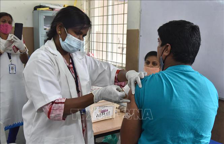 Thủ tướng Ấn Độ khẳng định vaccine ngừa COVID-19 là "tấm khiên an toàn"
