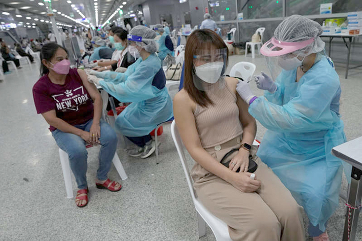 Tăng tốc chuyển vaccine COVID-19 đến châu Á