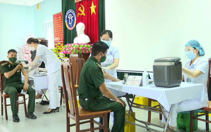Các địa phương triển khai tiêm vắc xin phòng Covid-19