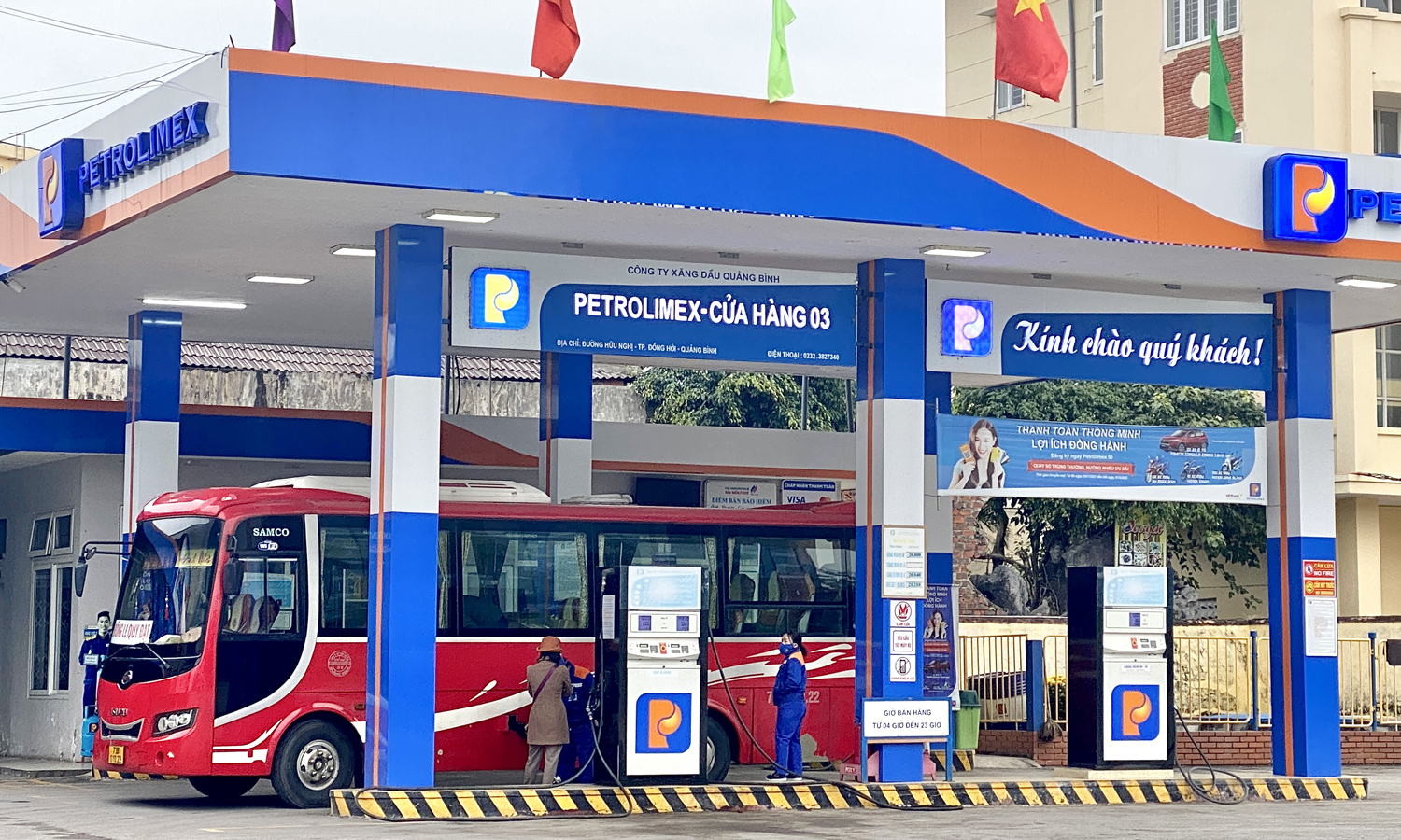 Người dân, doanh nghiệp khó khăn trong "bão giá" xăng dầu