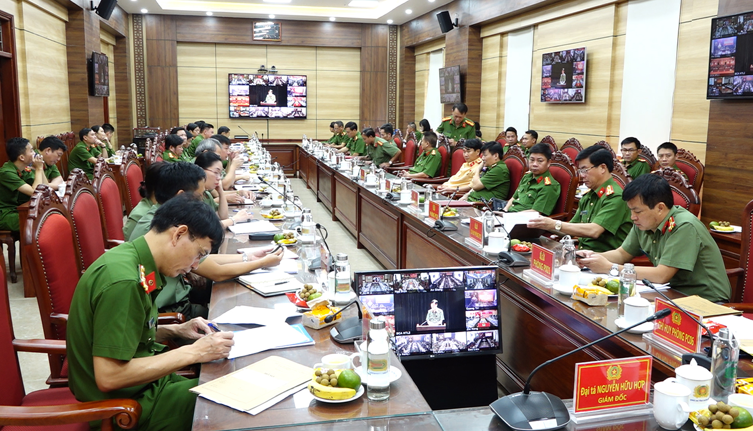 Tỷ lệ cấp và kích hoạt tài khoản định danh điện tử thấp, mới đạt 10,8%