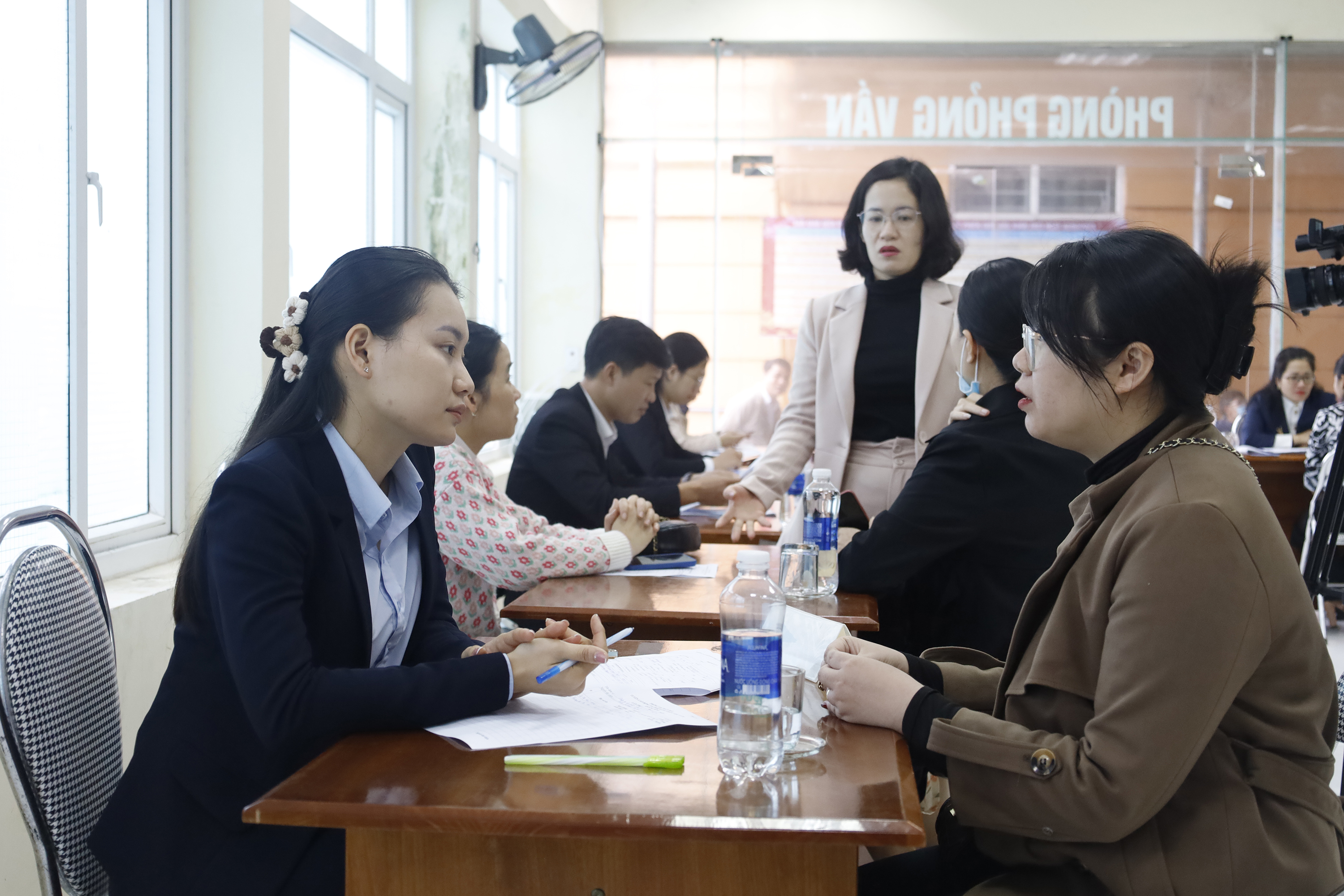 Hàng trăm lao động tham gia phiên giao dịch việc làm đầu xuân 2023